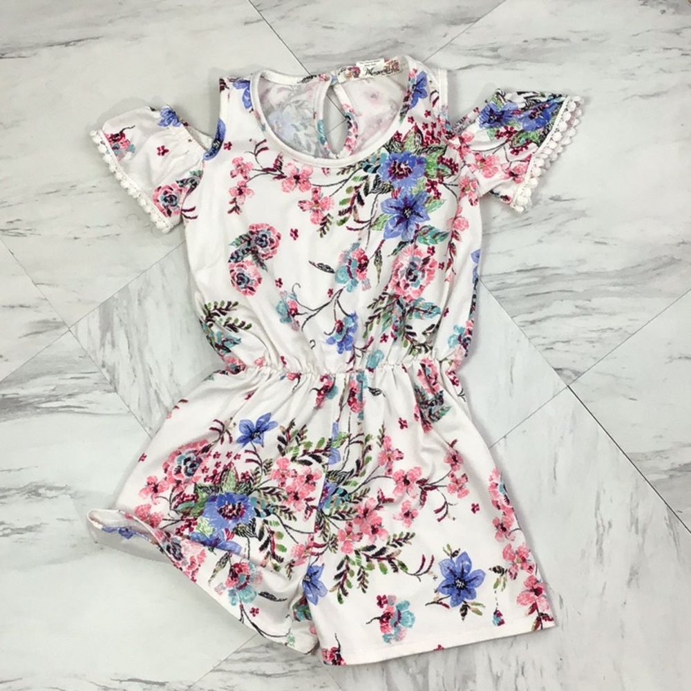 Toddler romper 🌸 shoulder out 🌸 size 4🌸 shorts